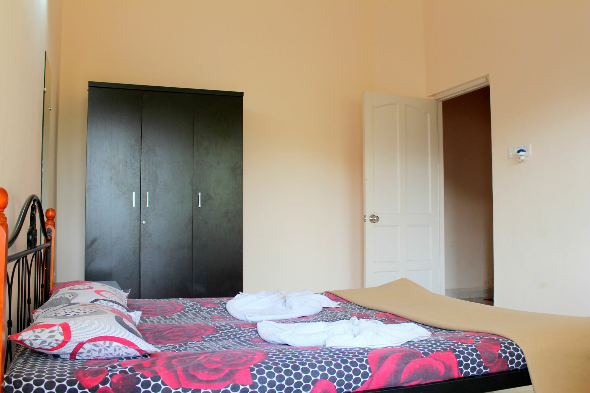 Castelinho'S Home Away From Home อันจูนา ภายนอก รูปภาพ